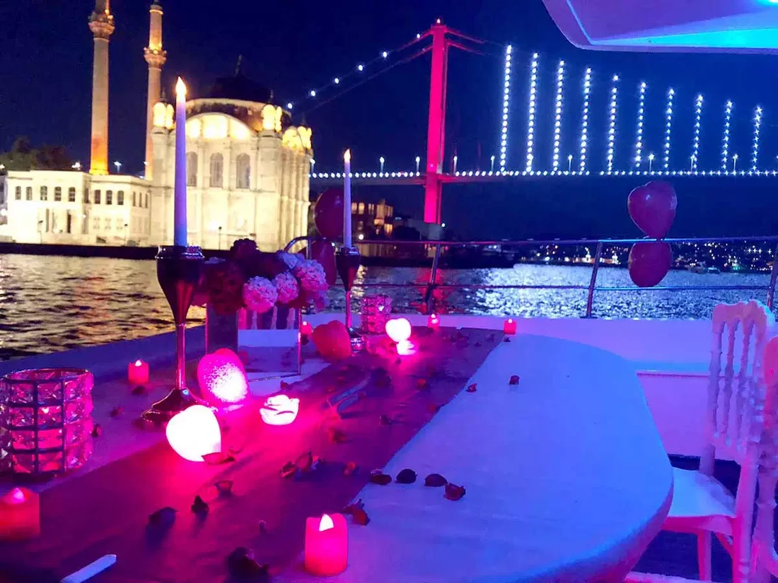 Private Bosphorus Dinner Cruise — Istanbul