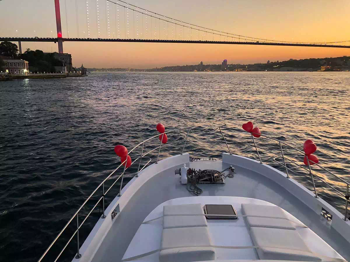 Private Bosphorus Dinner Cruise